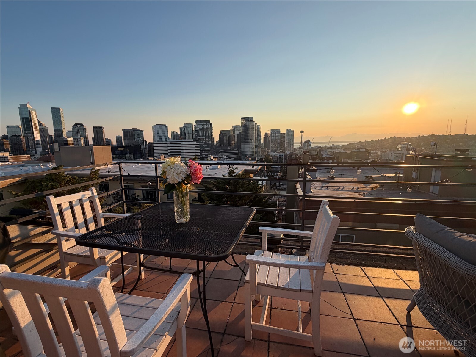 712 E Denny Way #401, Seattle, WA 98122, photo 3 of 39