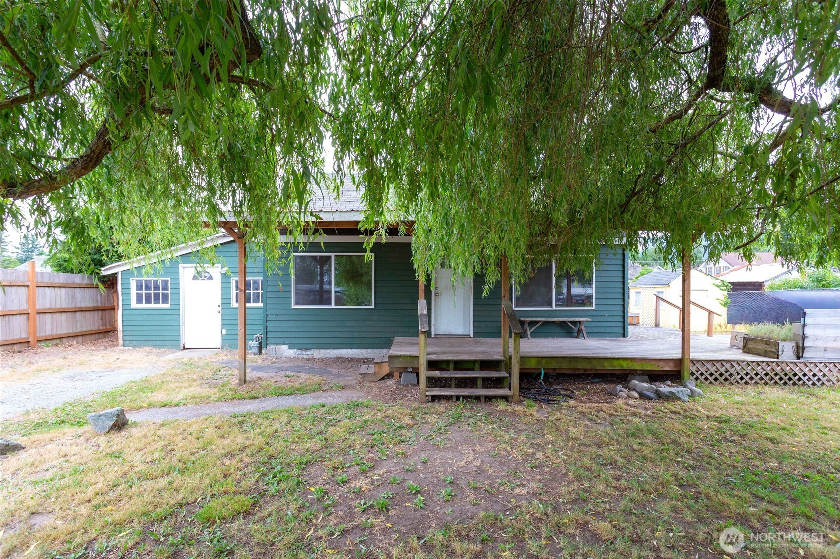 806 Pacific Street