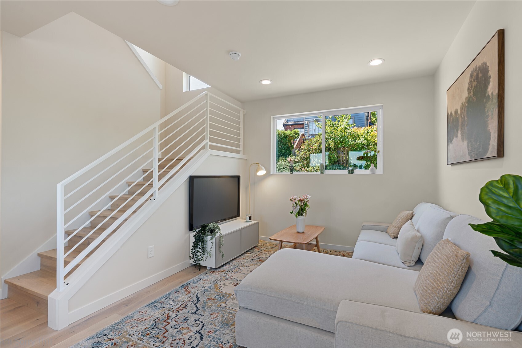 8043 19th Avenue NE, Seattle, WA 98115, photo 2 of 28