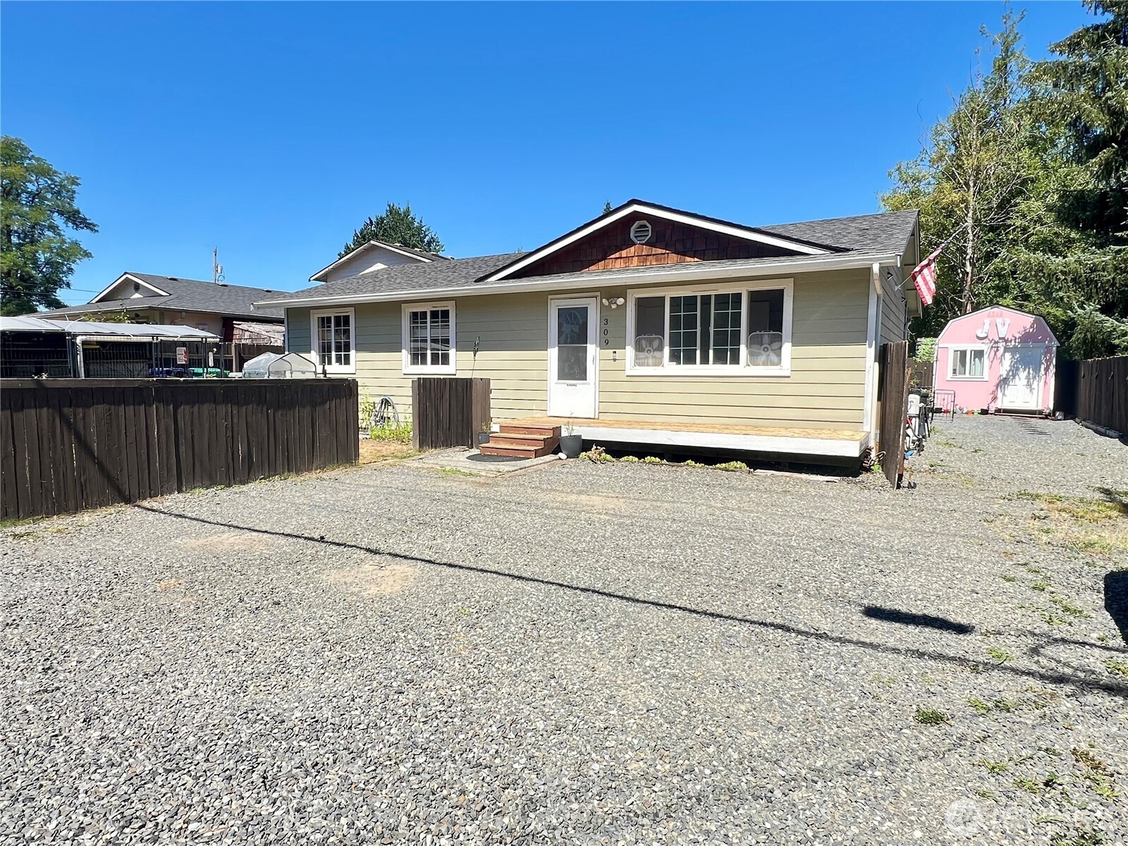 309 W Galena Street, Granite Falls, WA 98252, photo 2 of 2