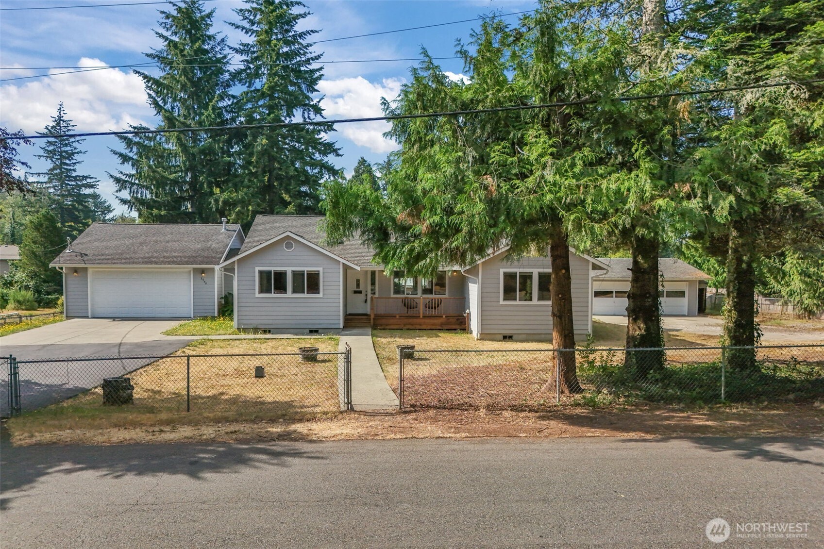 2525 15th Avenue SE