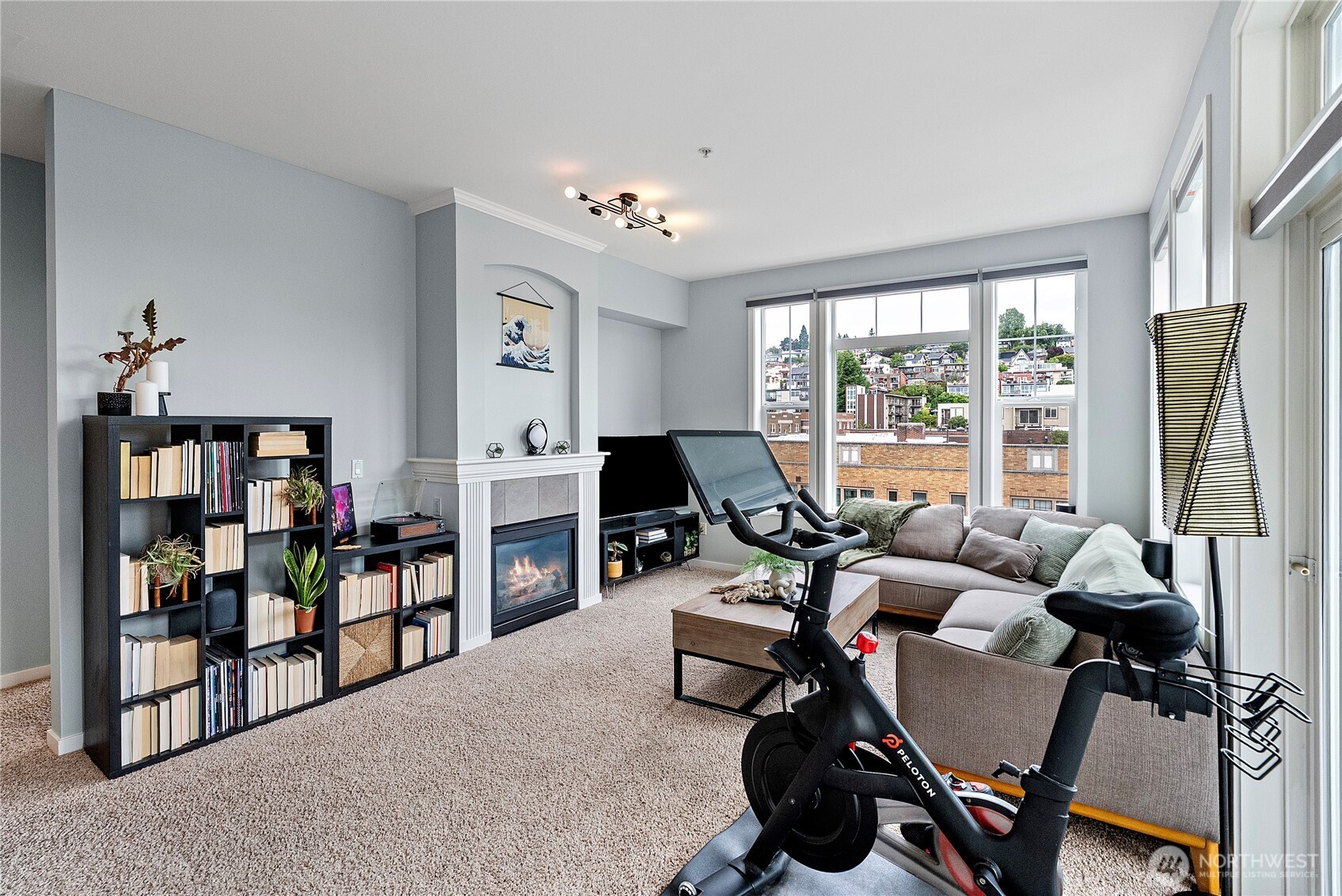 530 4th Avenue W #503, Seattle, WA 98119, photo 3 of 33