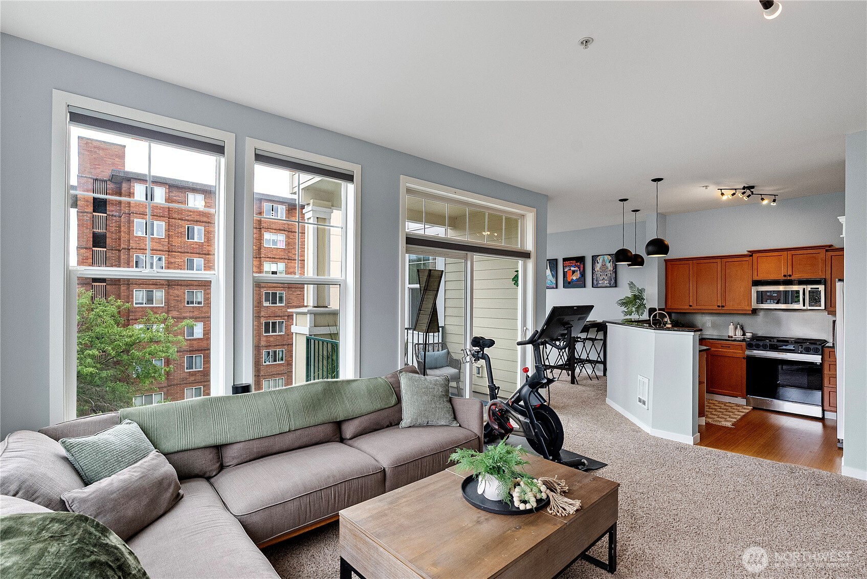 530 4th Avenue W #503, Seattle, WA 98119, photo 4 of 33