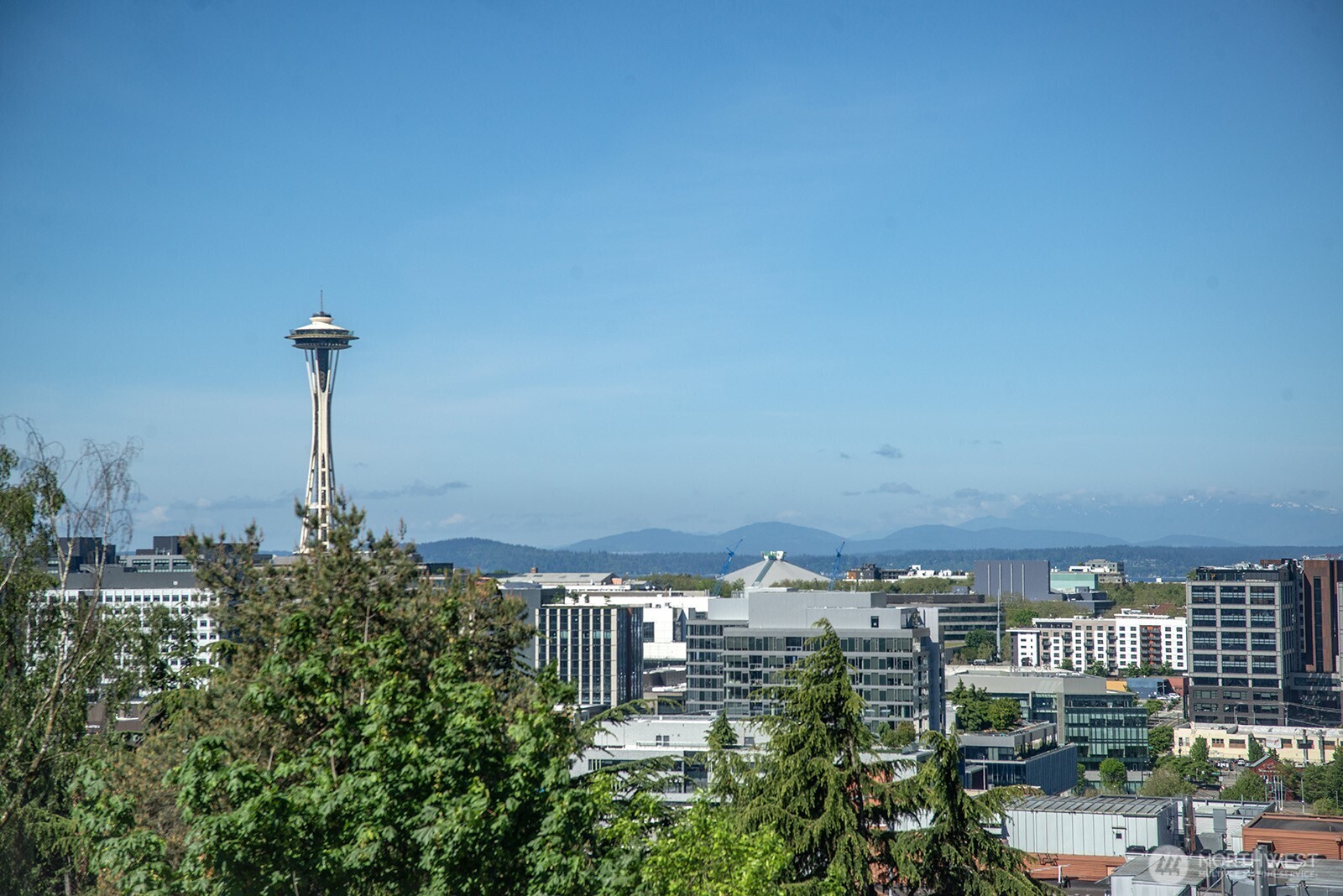 745 Bellevue Avenue E #109, Seattle, WA 98102-4484, photo 2 of 32