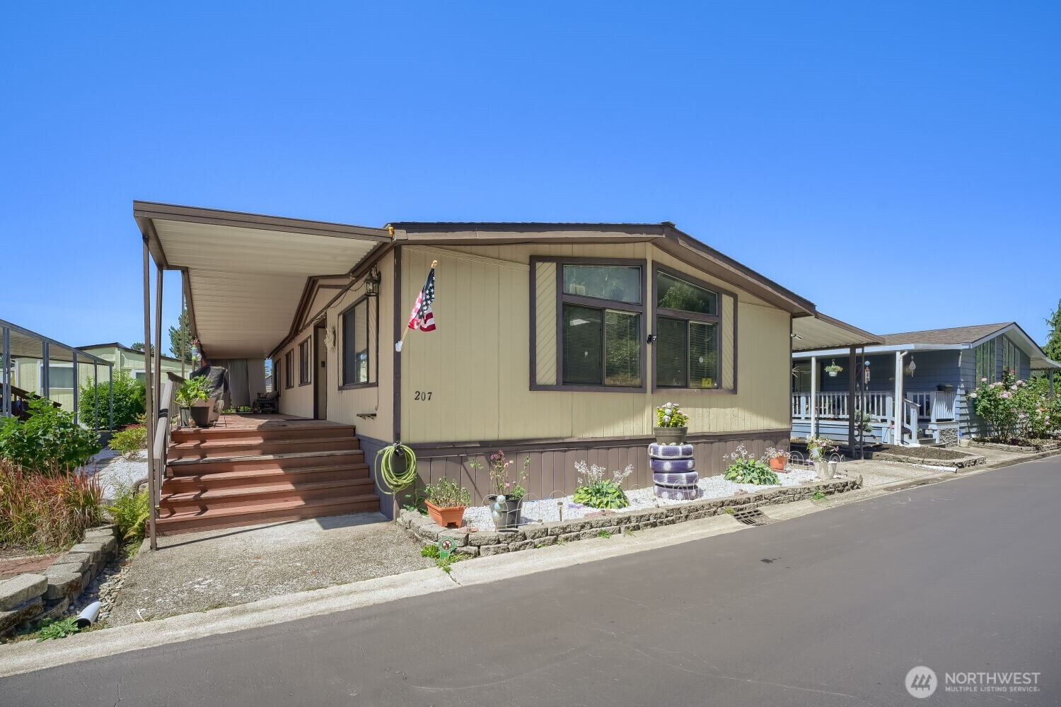 3611 NE I St #207