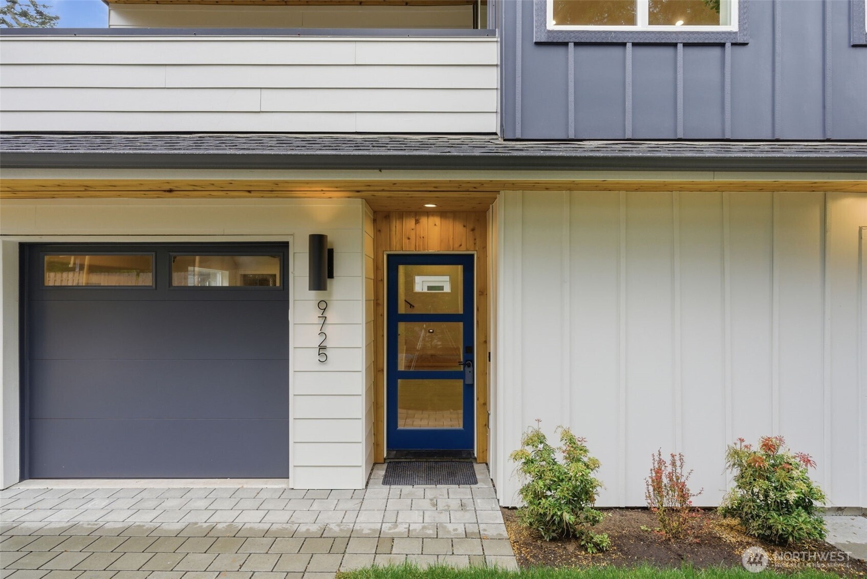 9725 Evanston Avenue N, Seattle, WA 98103, photo 2 of 40