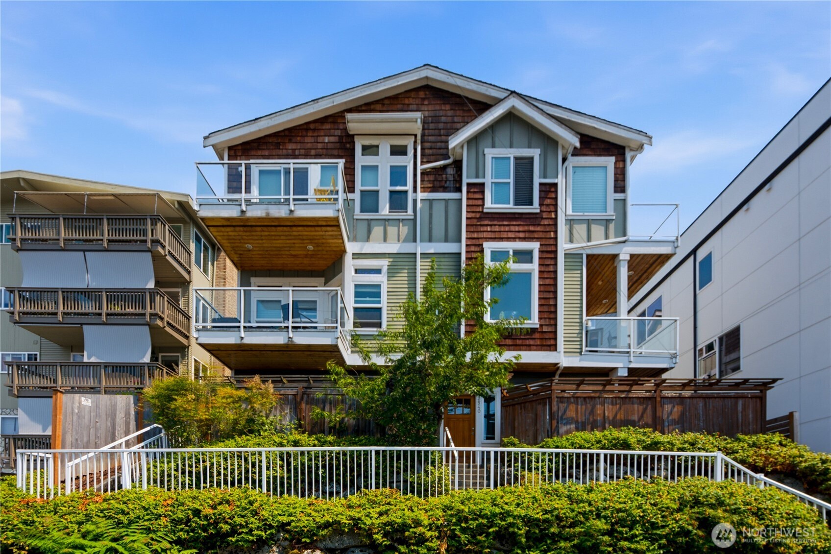 2540 14th Avenue W