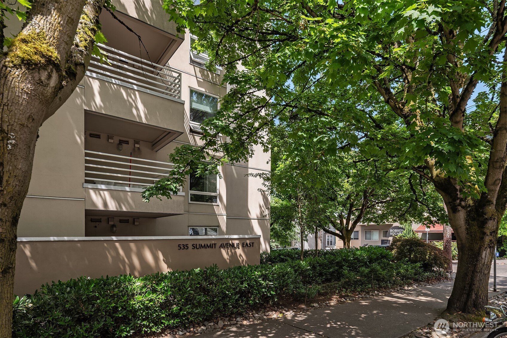 535 Summit Avenue E #403