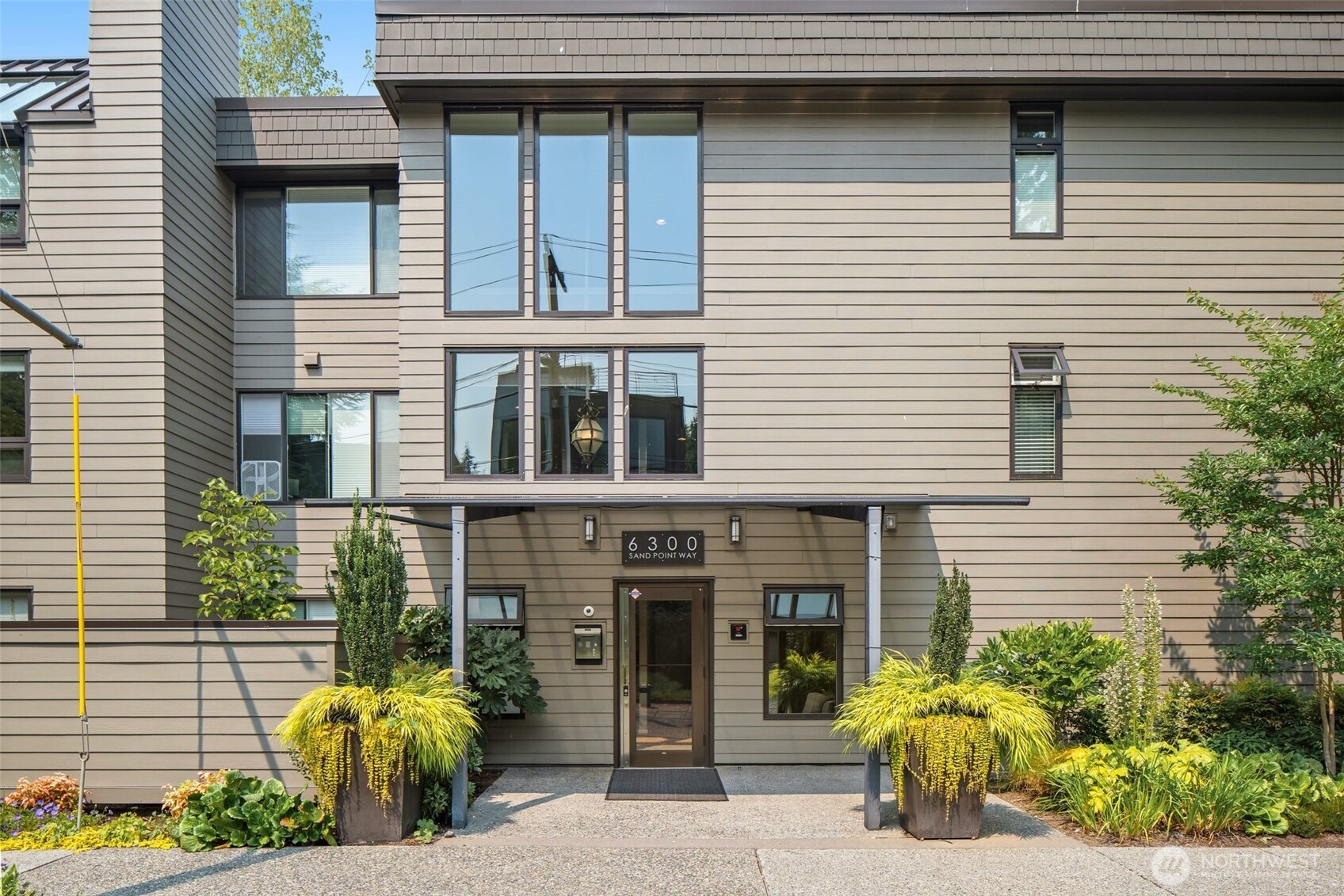 6300 Sand Point Way NE #306, Seattle, WA 98115, photo 2 of 22