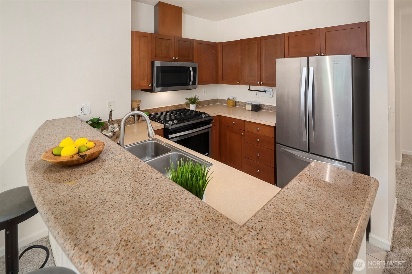 1000 Aurora Avenue N #311, Seattle, WA 98109, photo 2 of 20