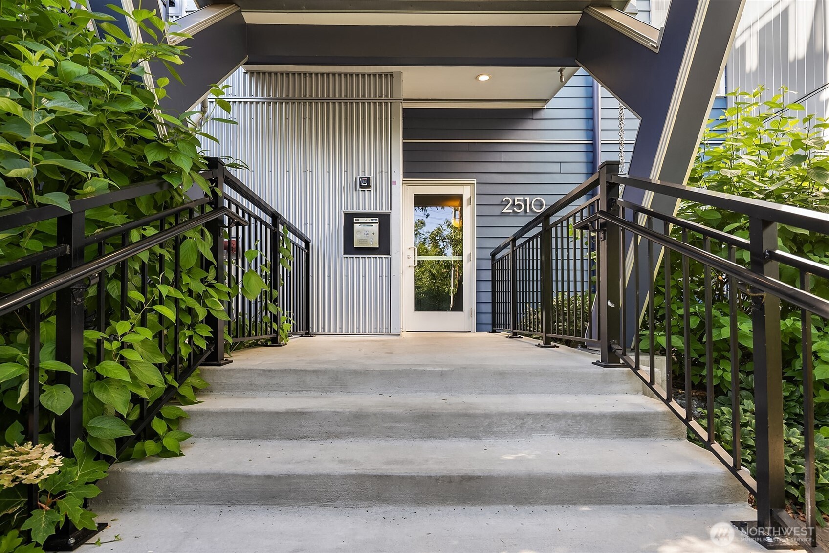 2510 W Bertona #434, Seattle, WA 98199, photo 4 of 33