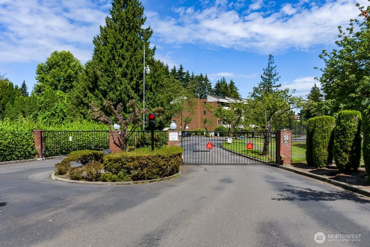 10830 Glen Acres Drive S #T9