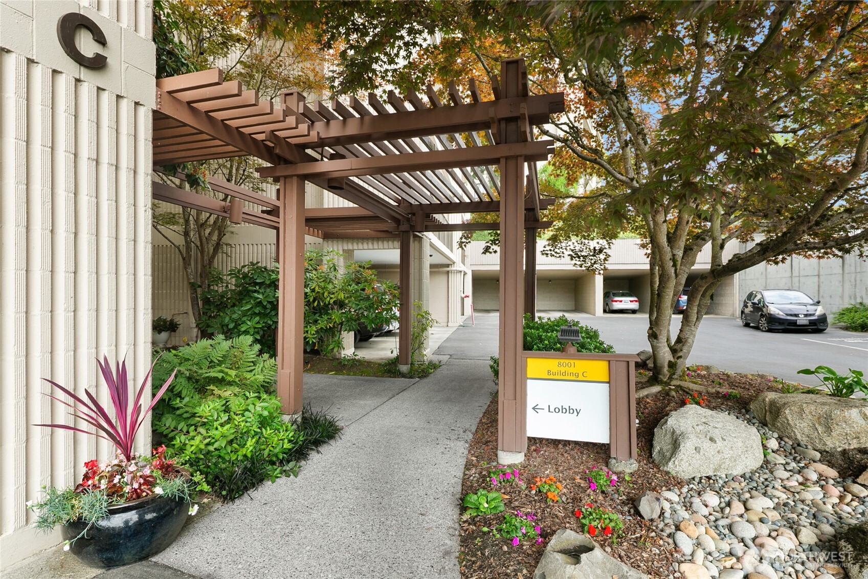 8001 Sand Point NE #C36, Seattle, WA 98115, photo 2 of 23