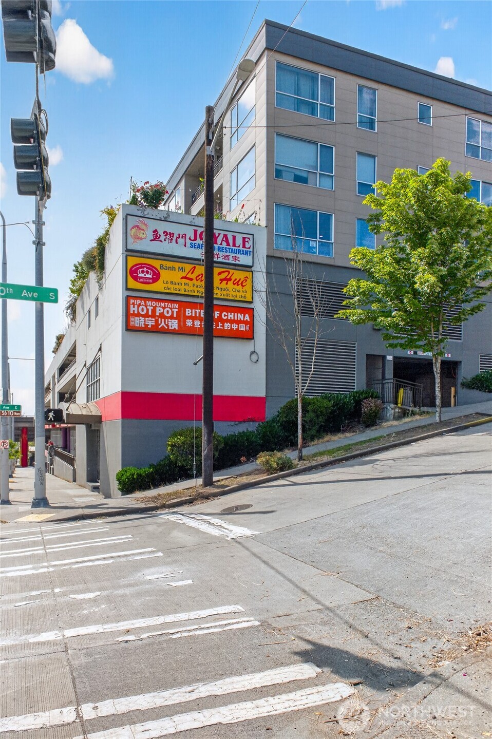 321 10th Avenue S, Seattle, WA 98104, photo 3 of 40