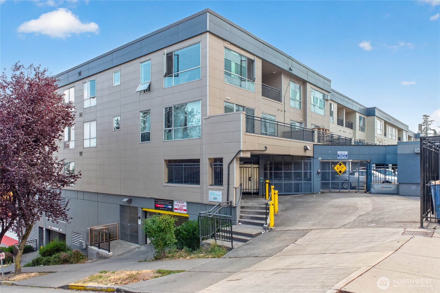 321 10th Avenue S, Seattle, WA 98104, photo 4 of 40