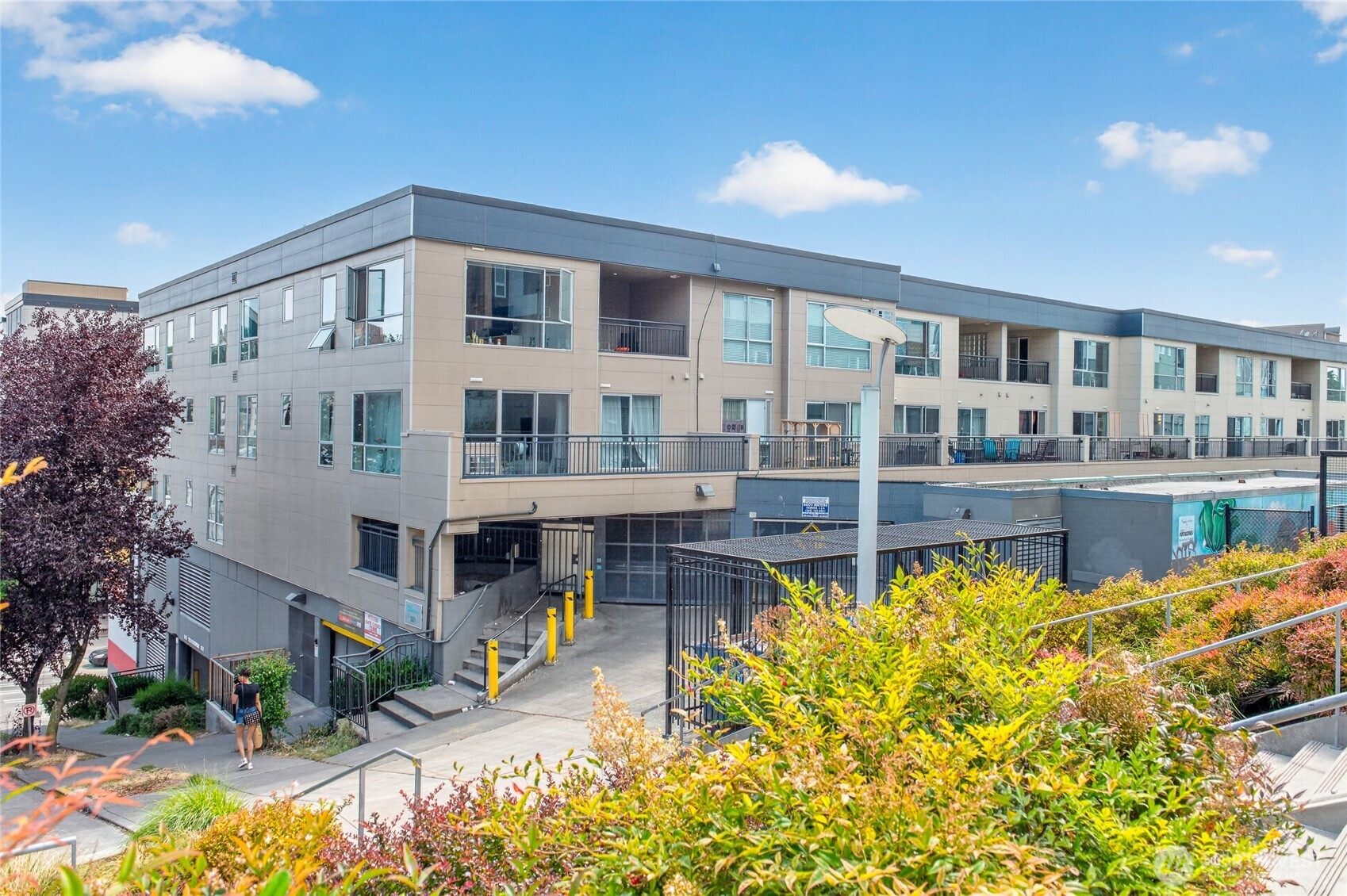 321 10th Avenue S, Seattle, WA 98104, photo 5 of 40