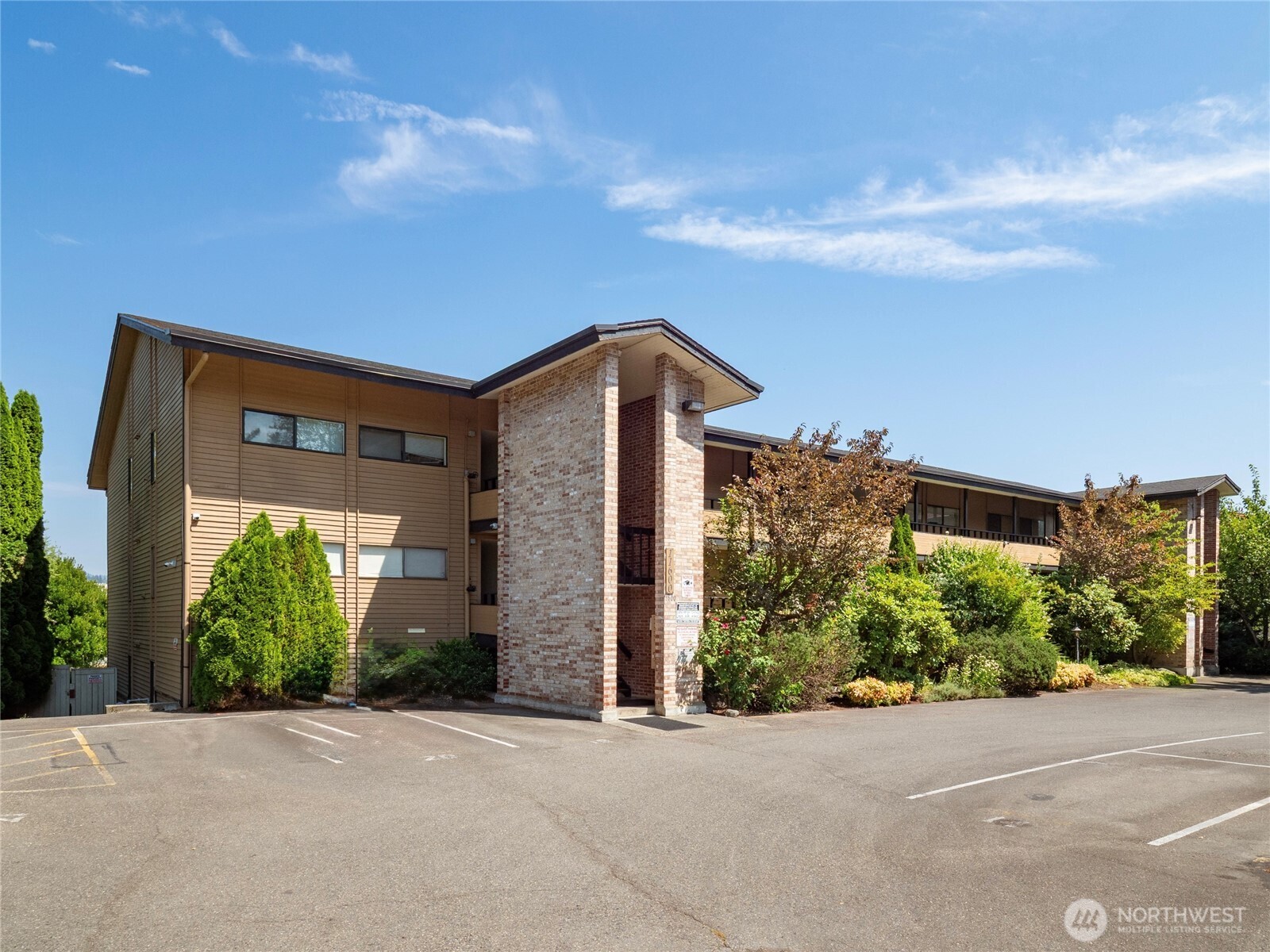 11600 Rainier Avenue S #202, Seattle, WA 98178, photo 2 of 25