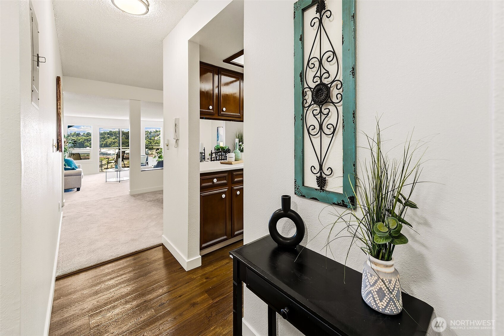 2221 Gilman Drive W #303, Seattle, WA 98119, photo 4 of 27
