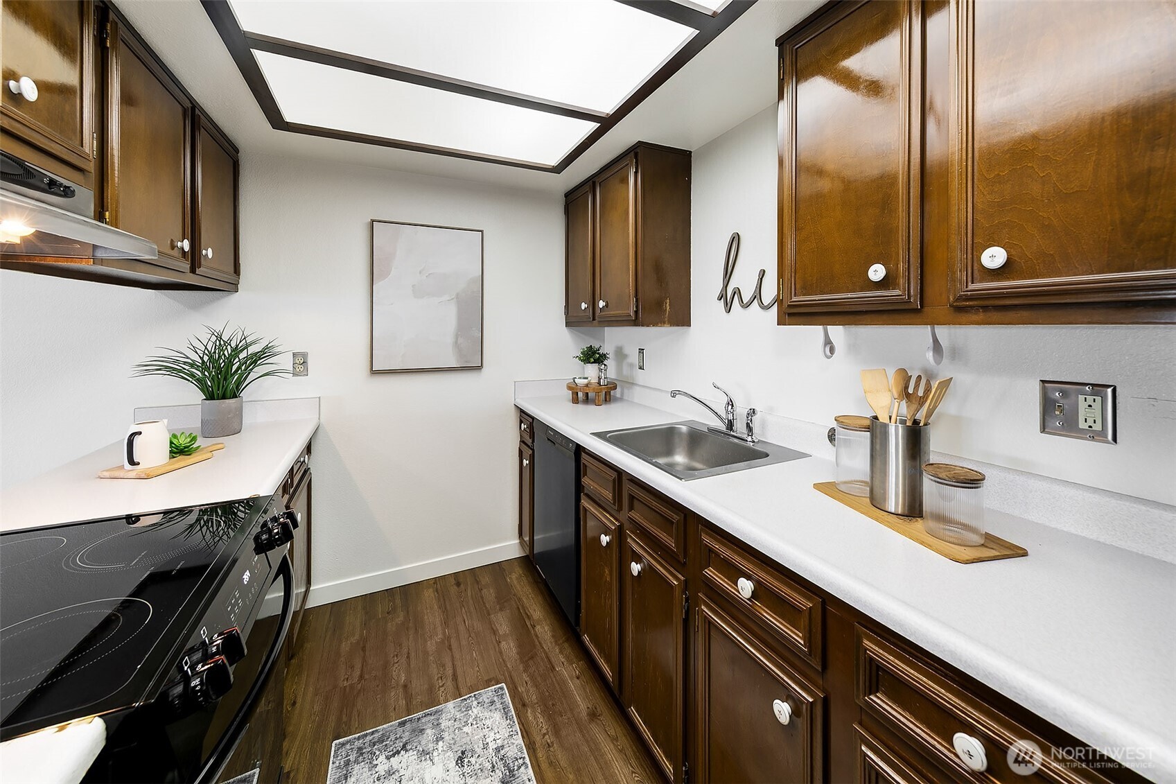 2221 Gilman Drive W #303, Seattle, WA 98119, photo 5 of 27