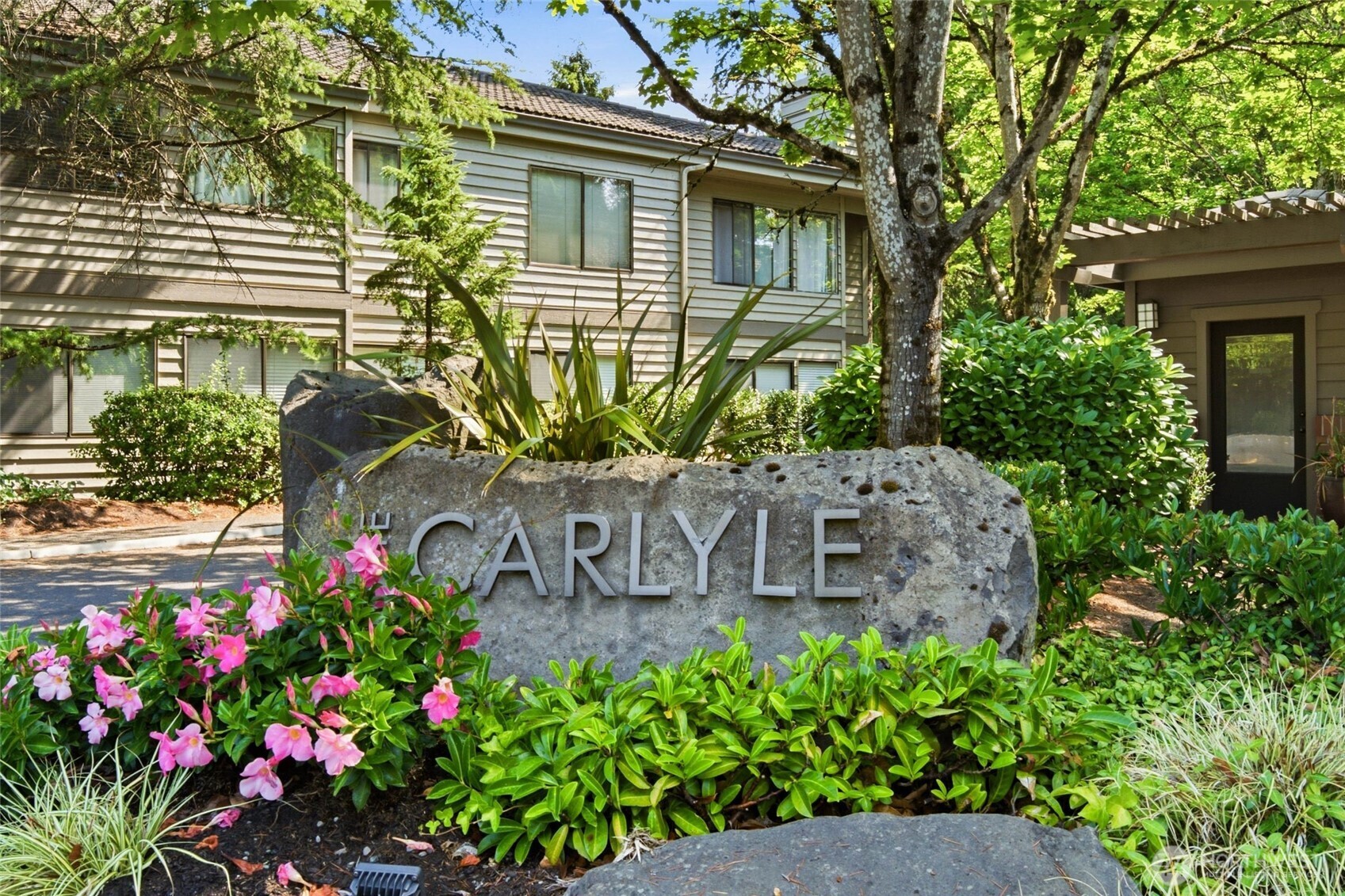 1266 Bellevue Way NE #2