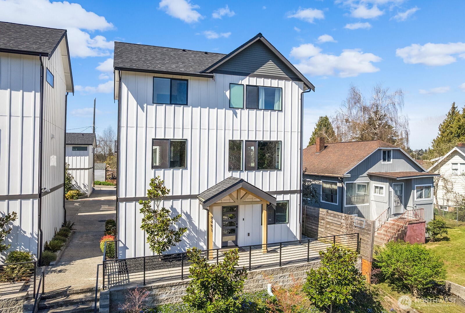8451 18th Avenue SW, Seattle, WA 98106, photo 2 of 30