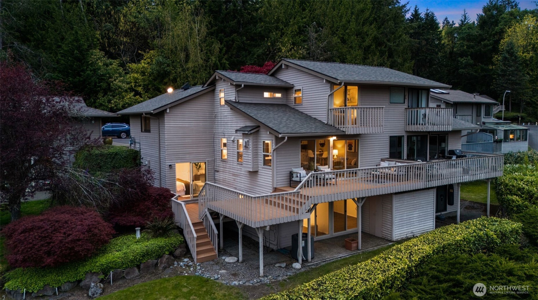 216 167th Place NE, Bellevue, WA 98008-4520, photo 2 of 2