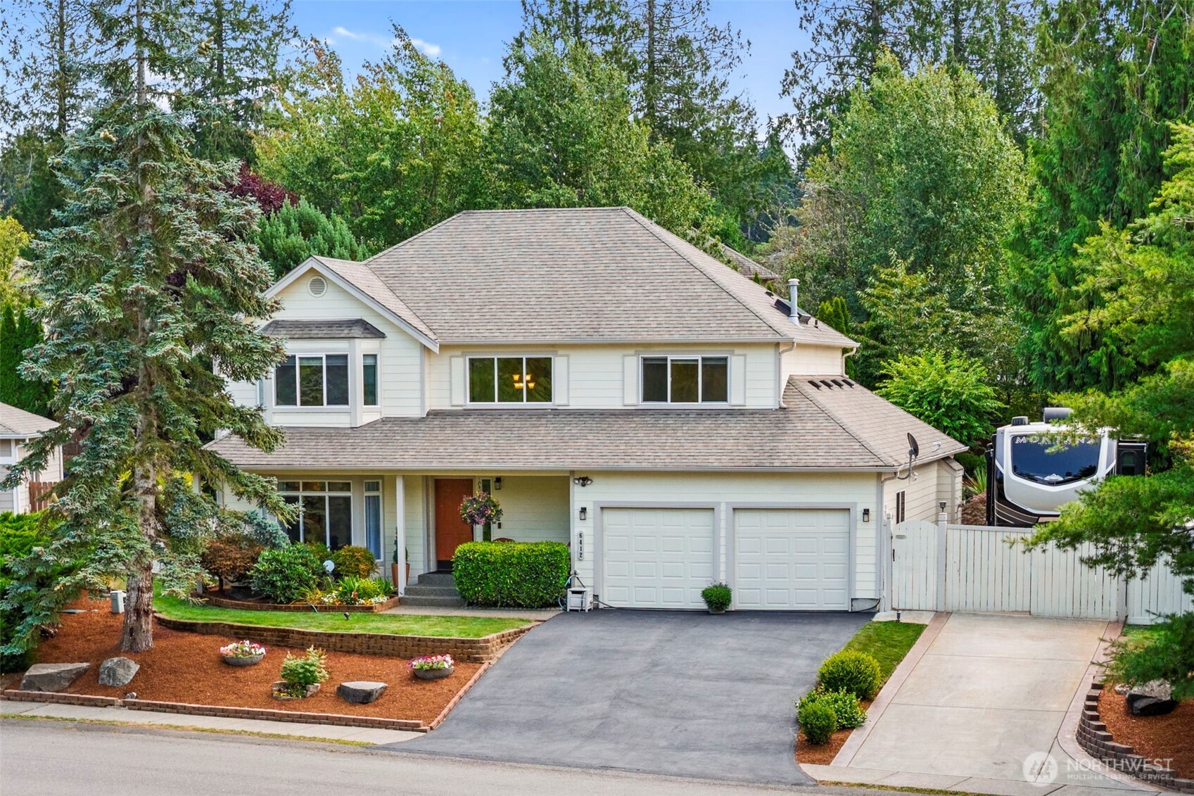 6412 Grand Pine Loop NE