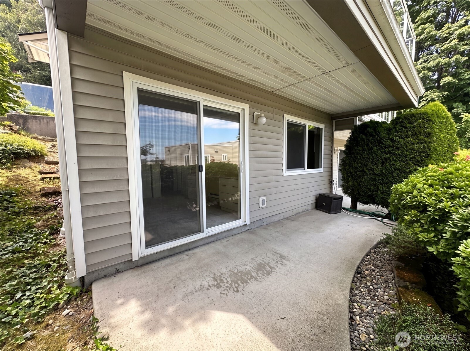 2325 Harbor Avenue SW #B2, Seattle, WA 98126, photo 5 of 23
