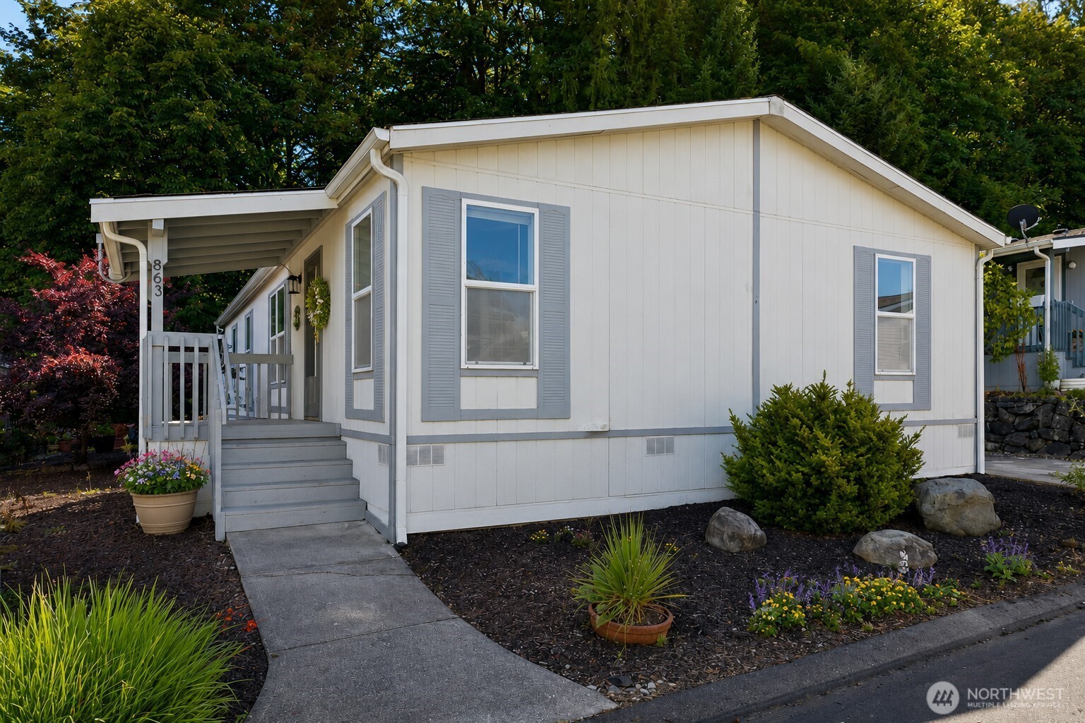 863 NE Saturn Lane #174