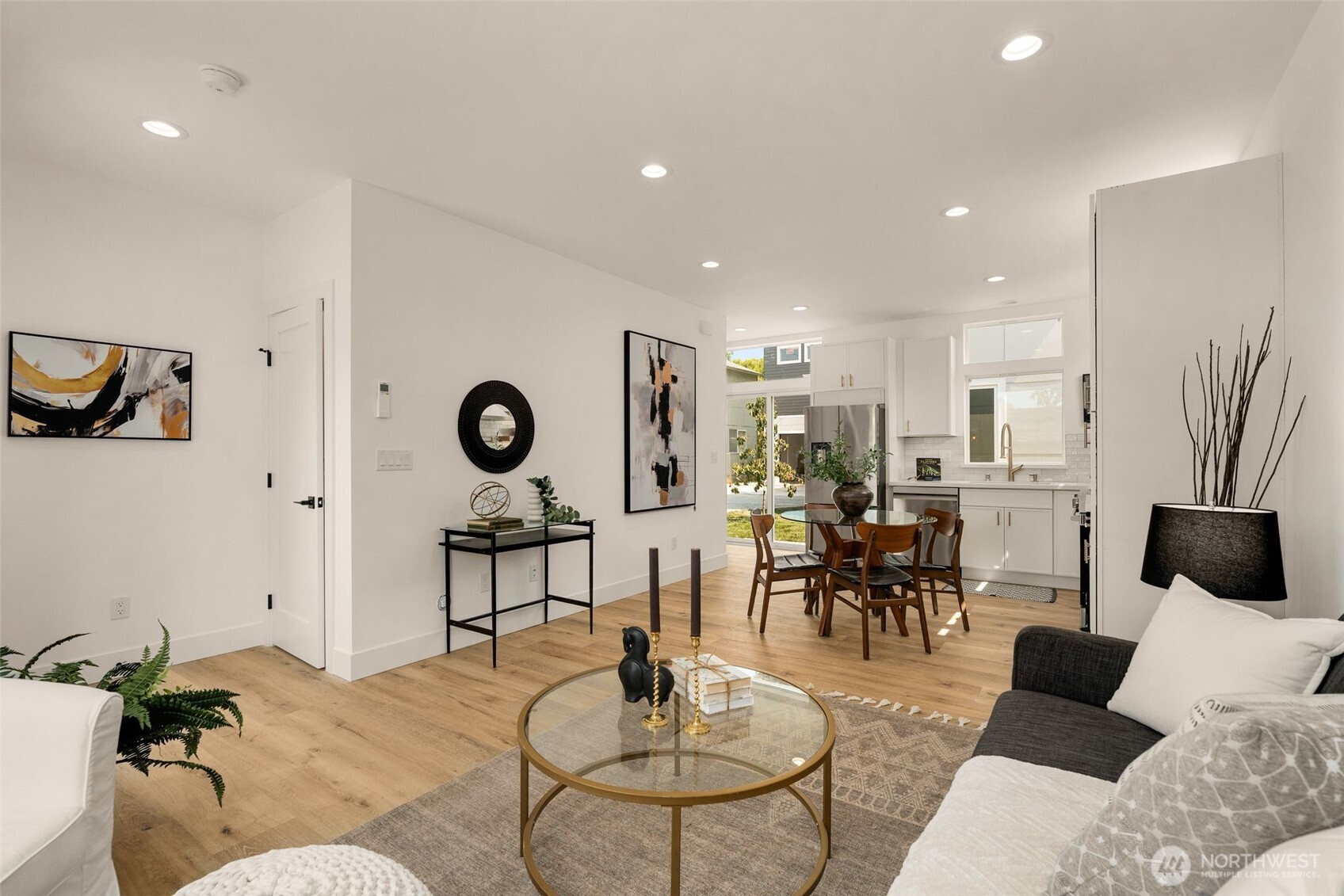 9251 Palatine Avenue N #C, Seattle, WA 98103, photo 4 of 28