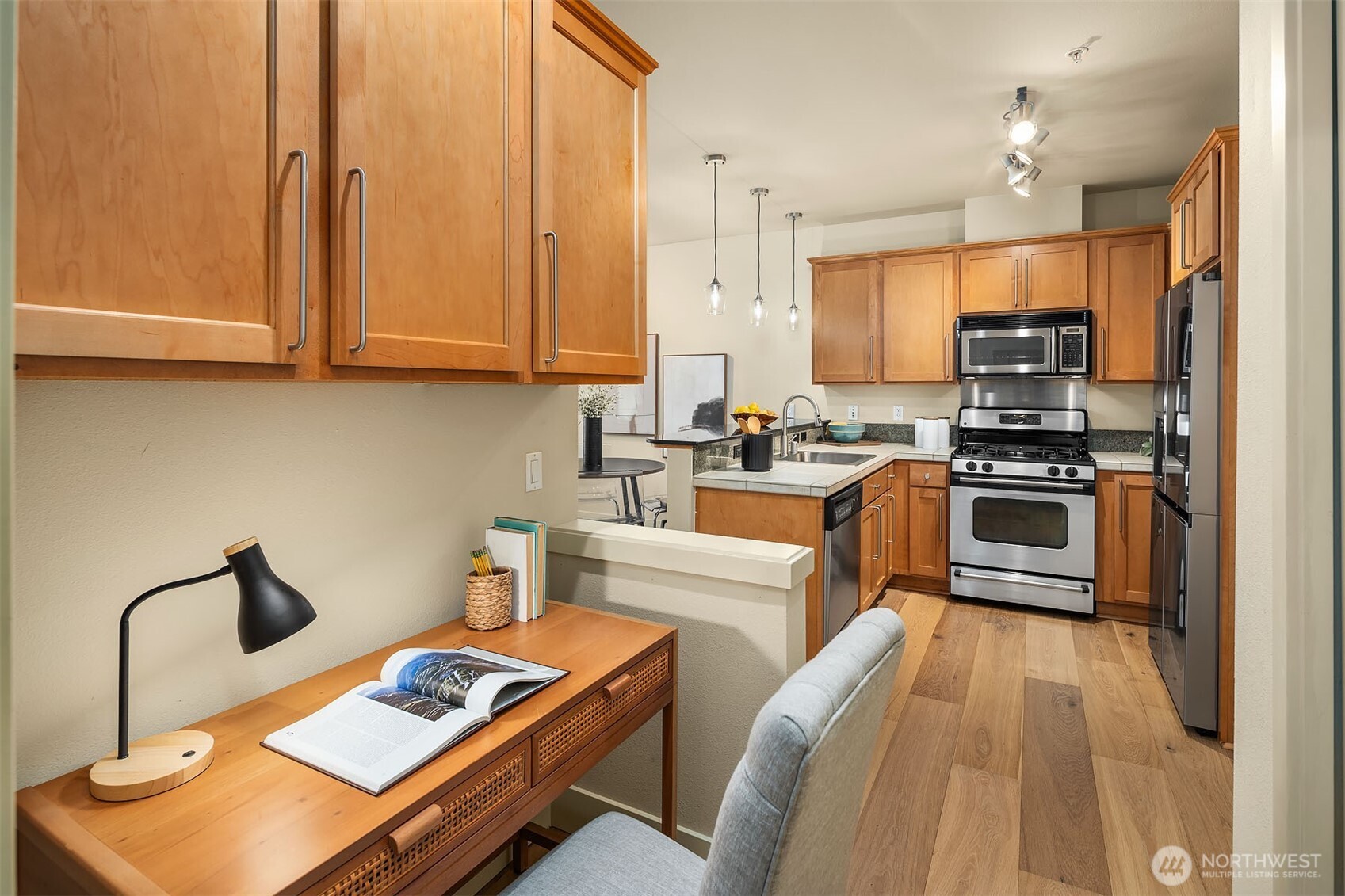 410 NE 70th Street #204, Seattle, WA 98115, photo 5 of 33