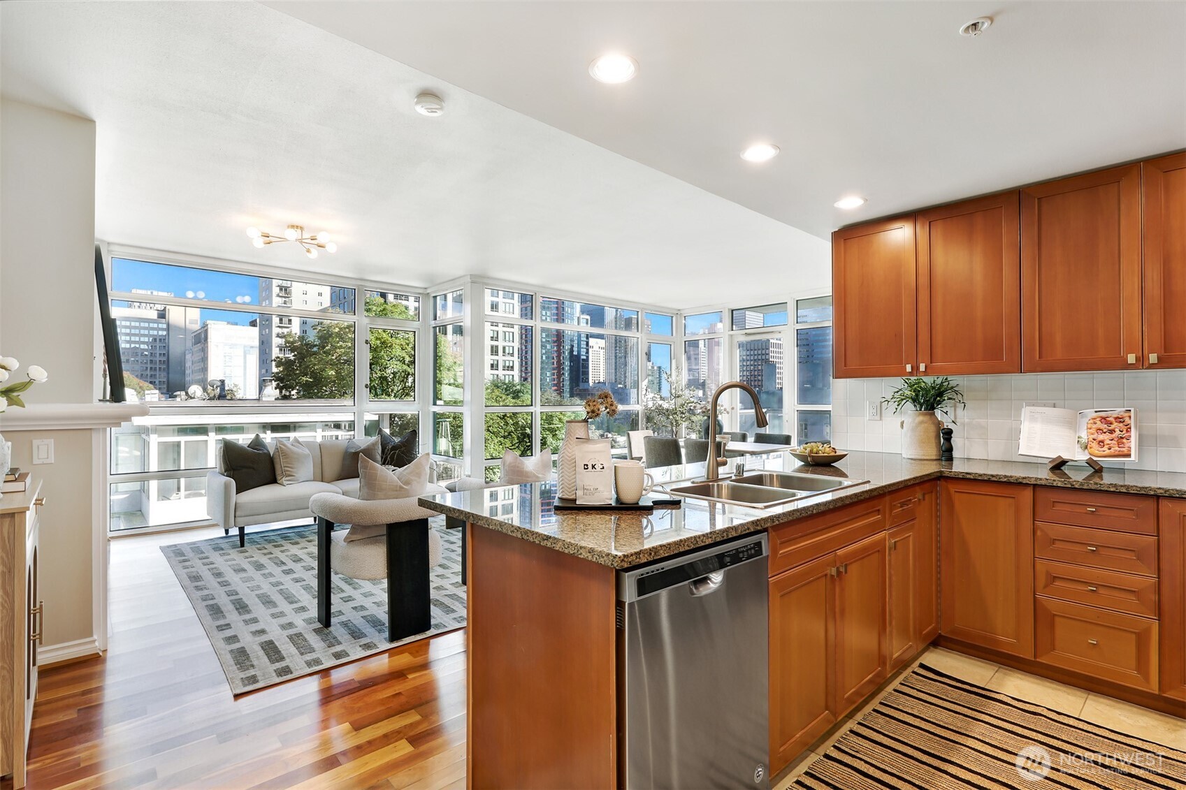 1420 Terry Avenue #1108, Seattle, WA 98101, photo 4 of 39