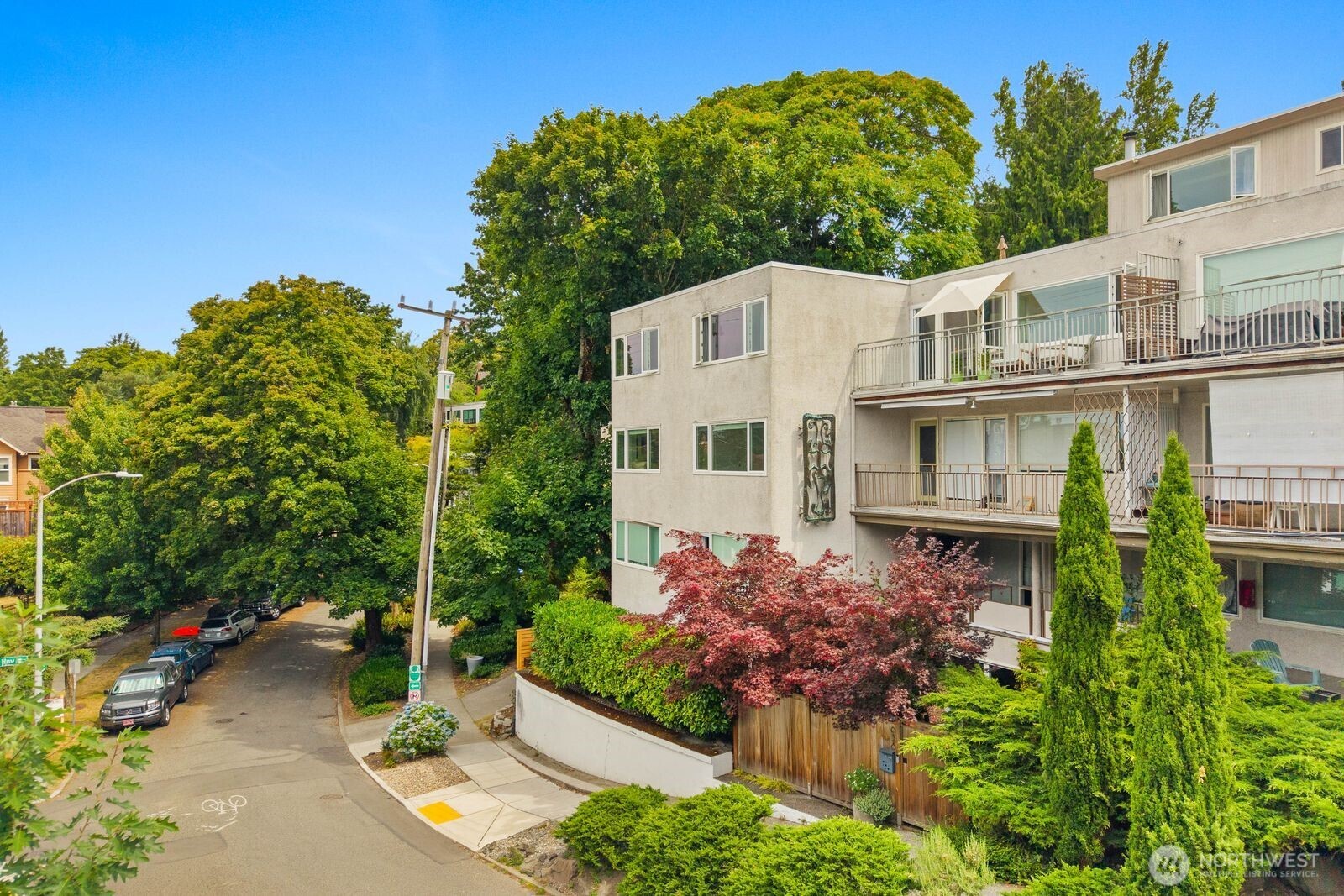 632 13th Avenue E #19, Seattle, WA 98102, photo 3 of 39