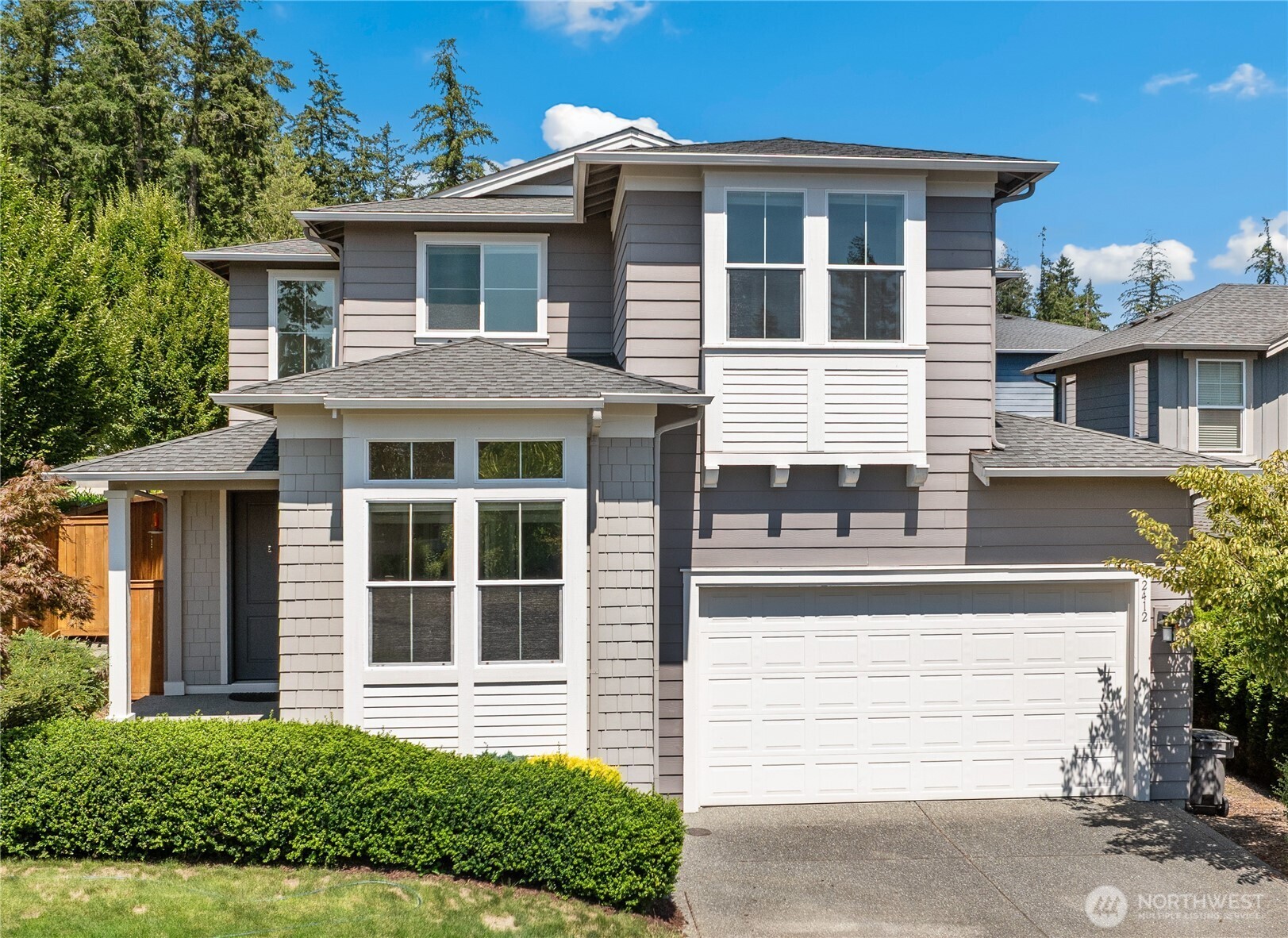 2412 NE Boulderstone Court