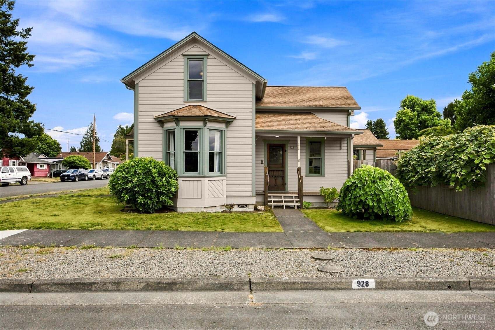 928 3rd Avenue NW