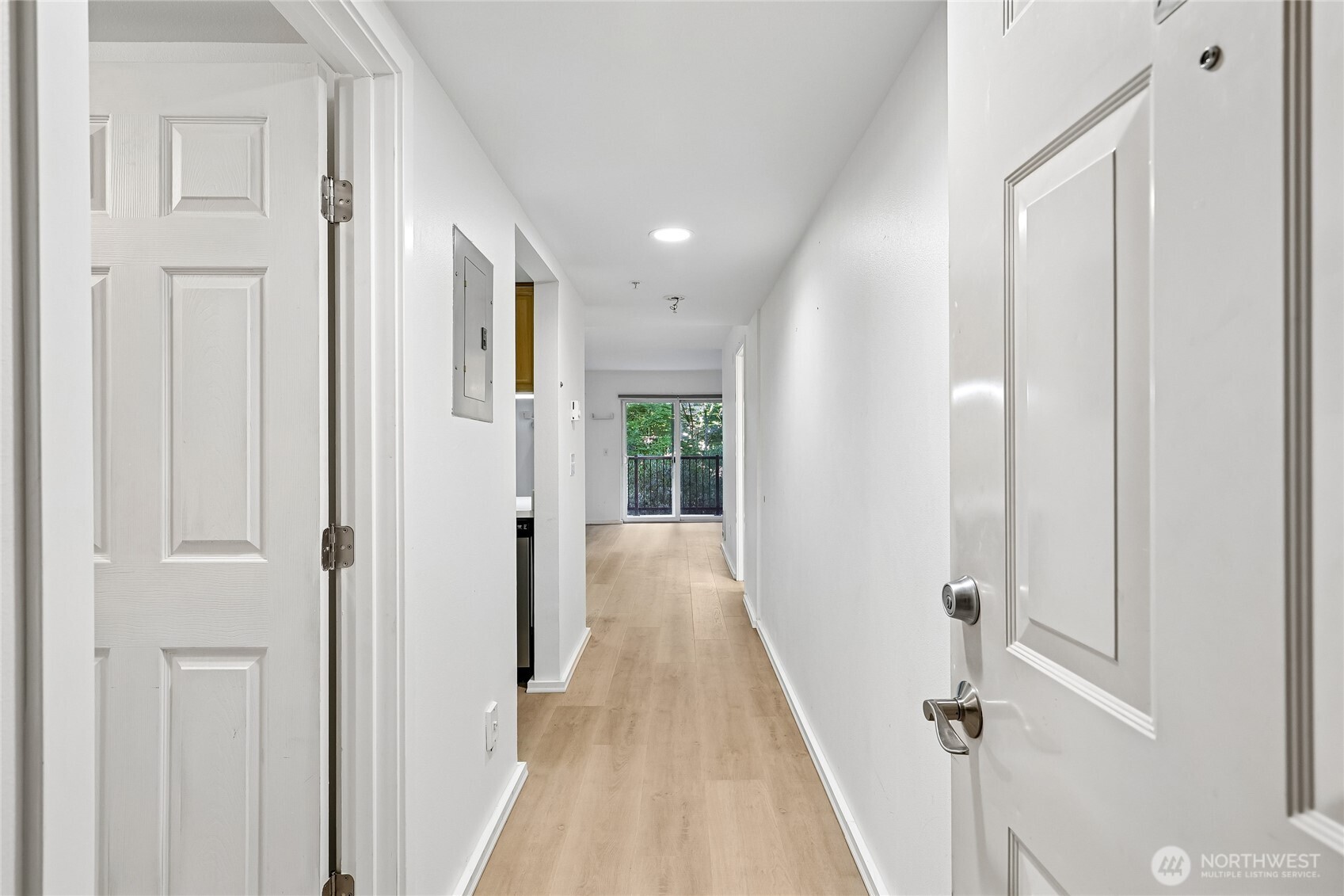 12345 Roosevelt Way NE #306, Seattle, WA 98125, photo 2 of 25