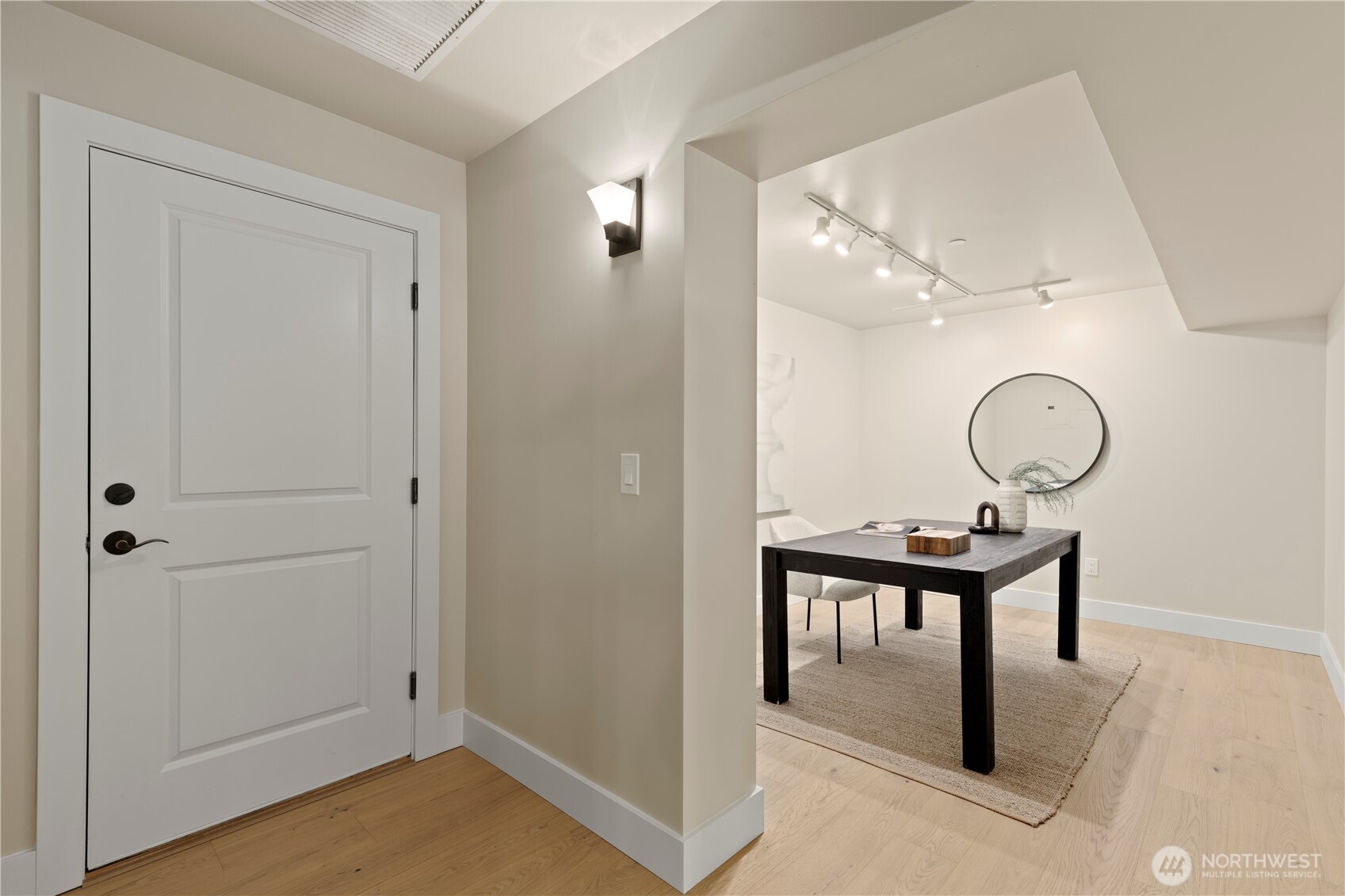 745 Bellevue Avenue E #206, Seattle, WA 98102, photo 5 of 40