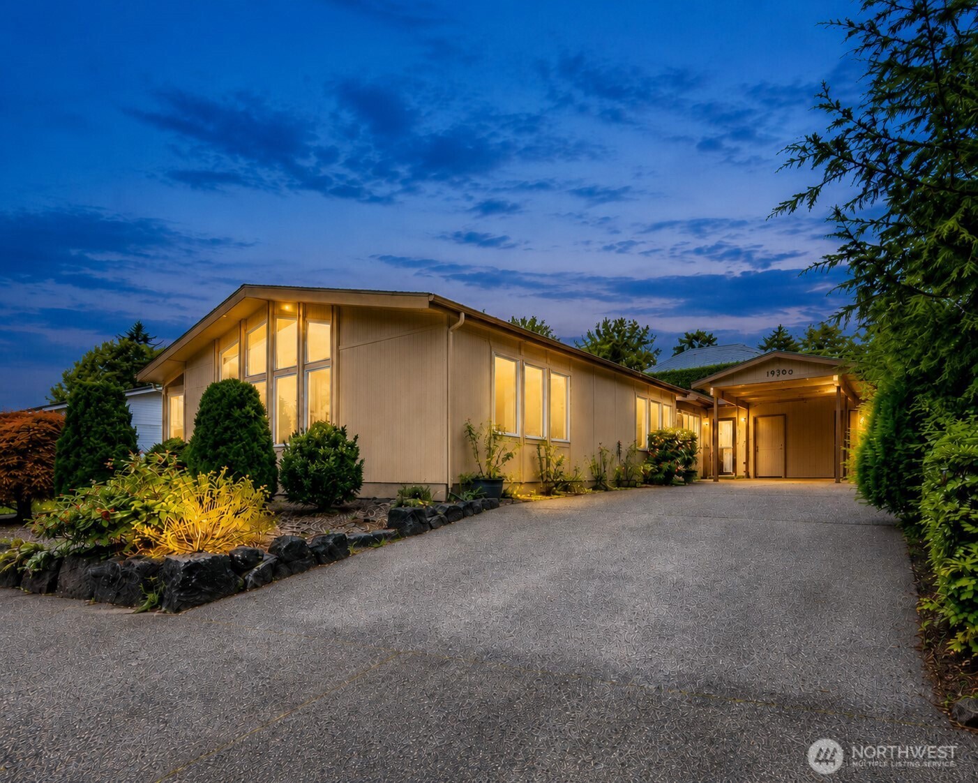 17308 Woodcrest Drive NE