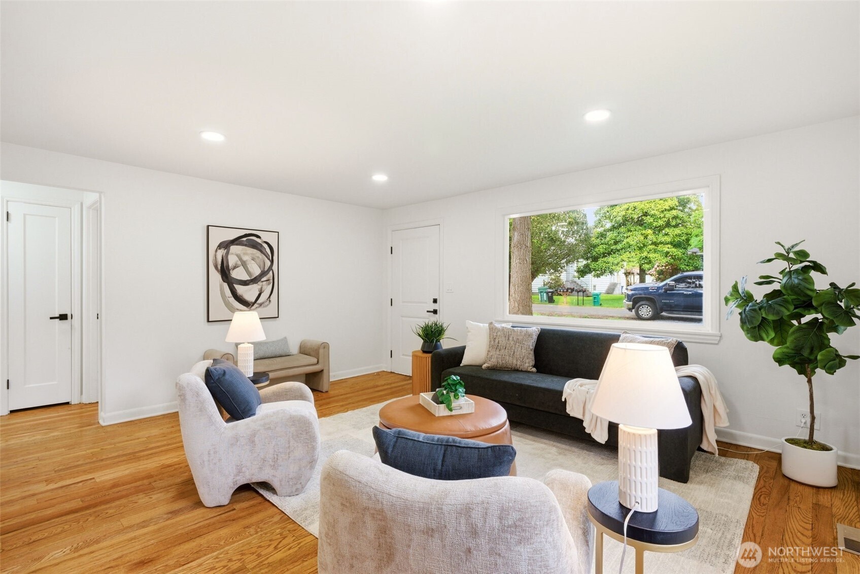 9723 Evanston Avenue N, Seattle, WA 98103, photo 5 of 22