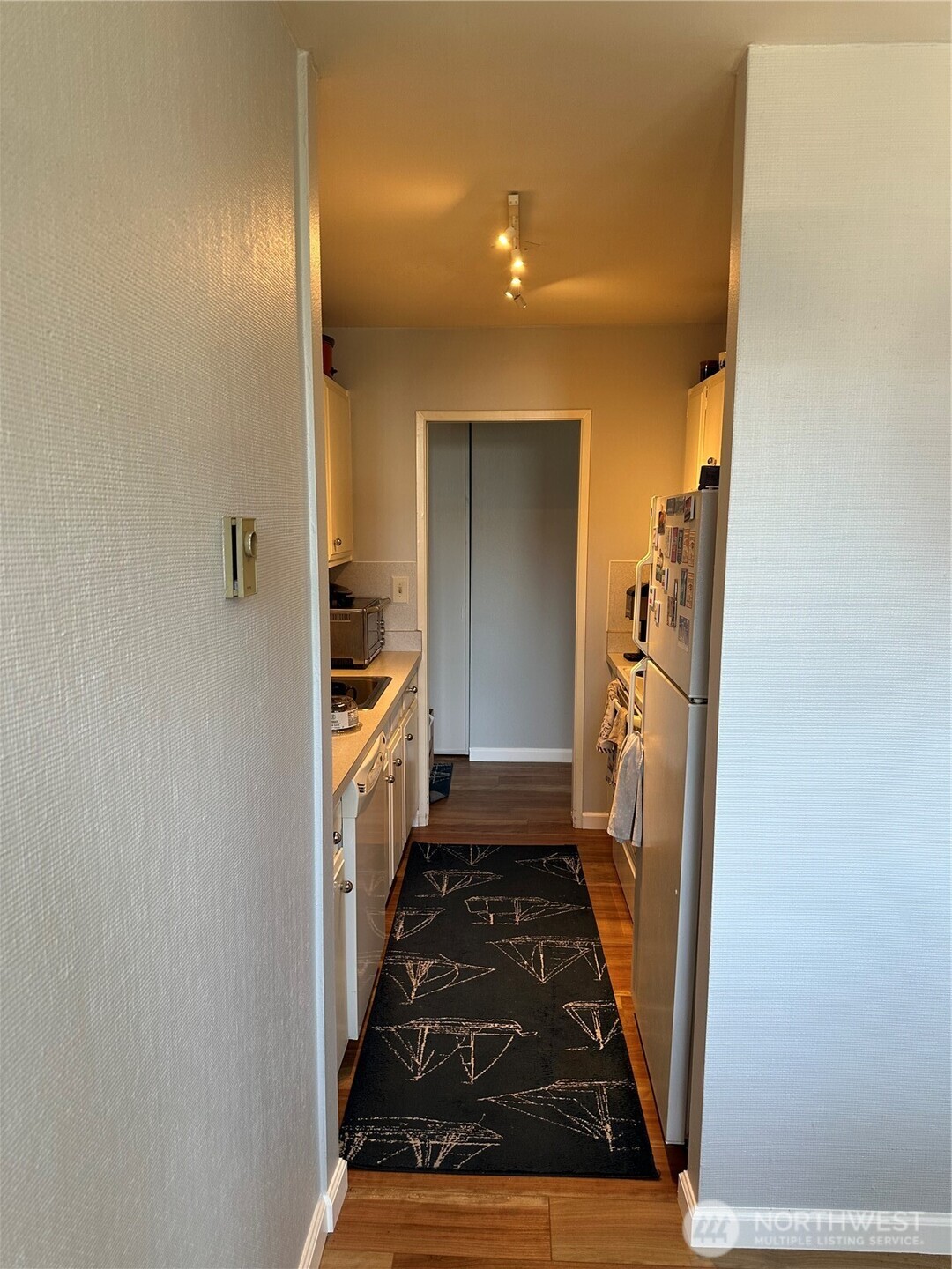 2100 3rd Avenue #1401, Seattle, WA 98121, photo 5 of 46