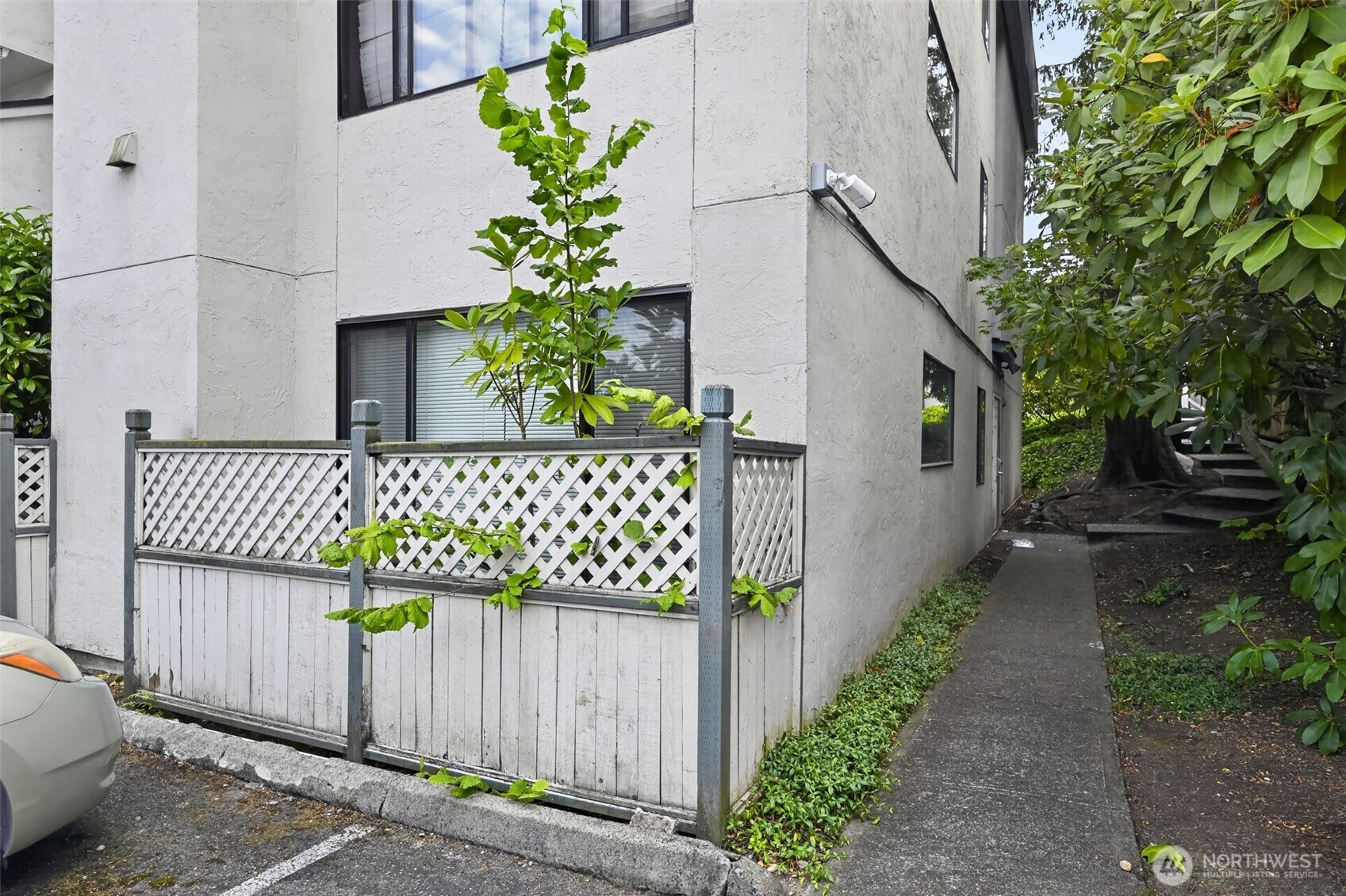 1740 NE 86th Street #101, Seattle, WA 98115, photo 2 of 28