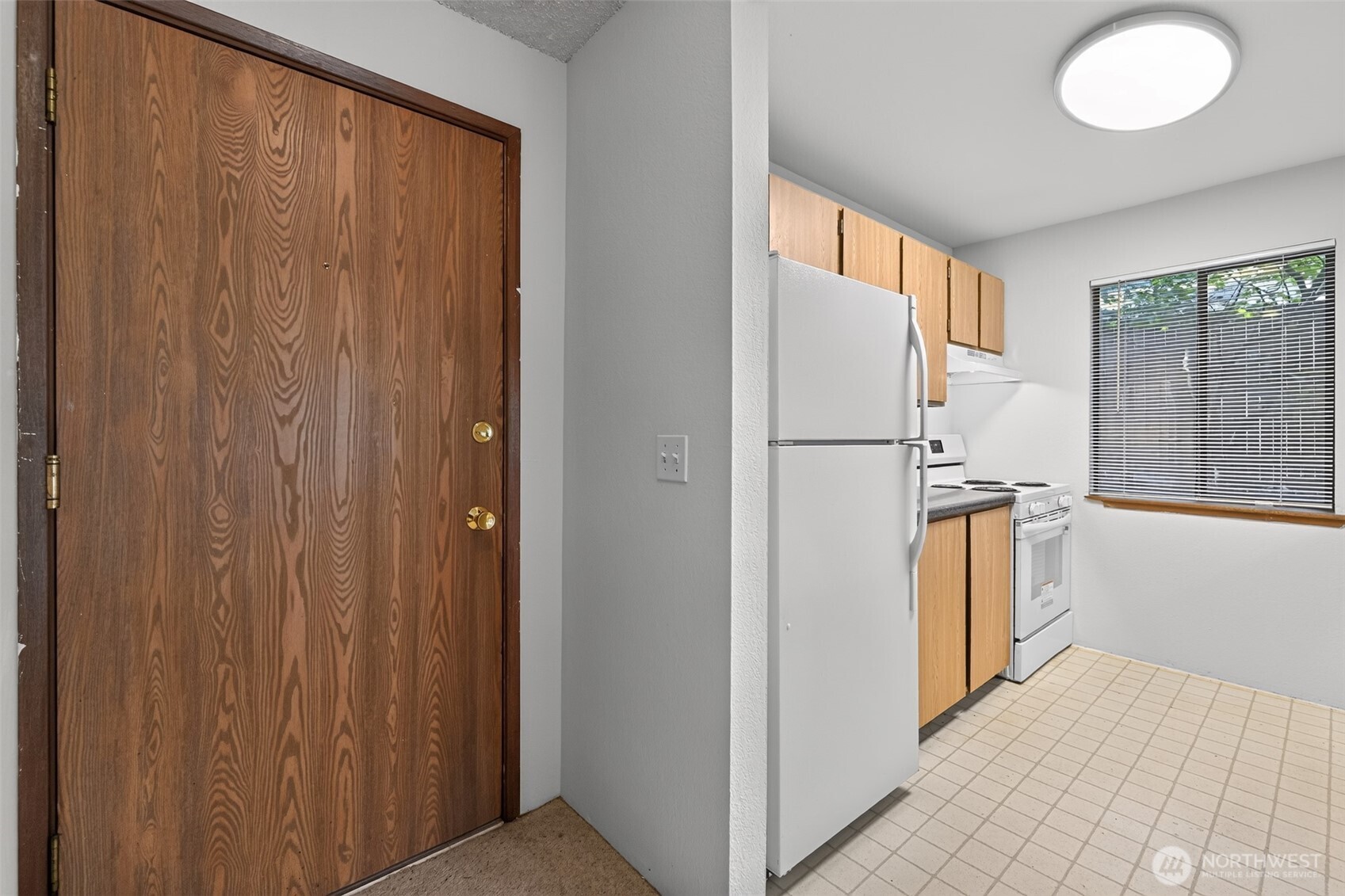 1740 NE 86th Street #101, Seattle, WA 98115, photo 3 of 28