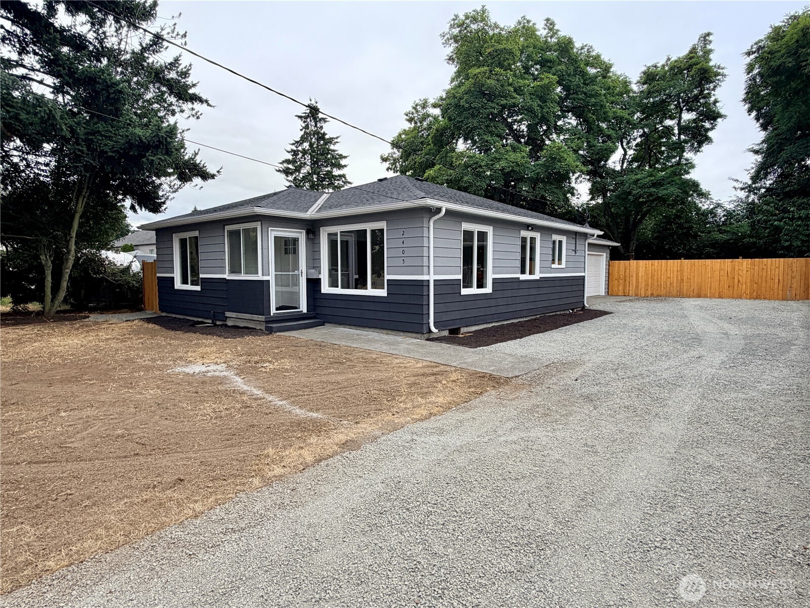 2405 NE 10th Street