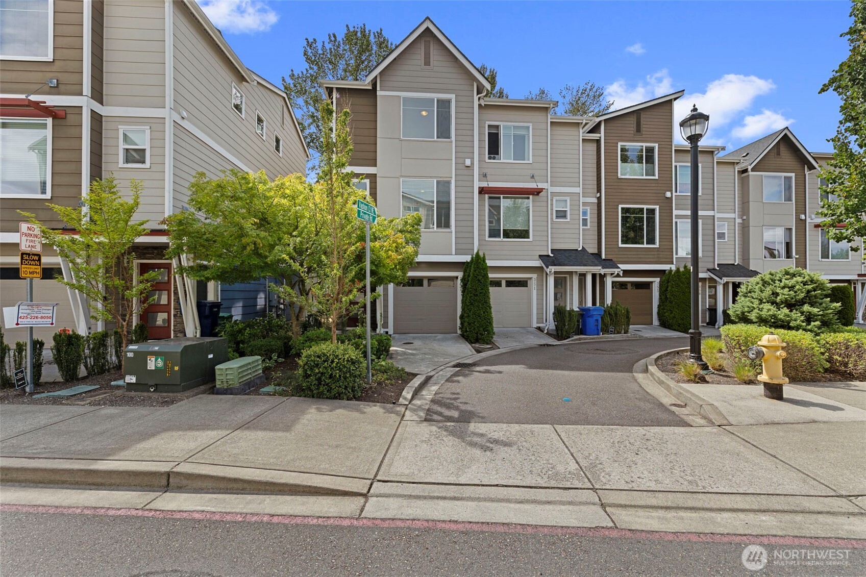 347 Vashon Court NE