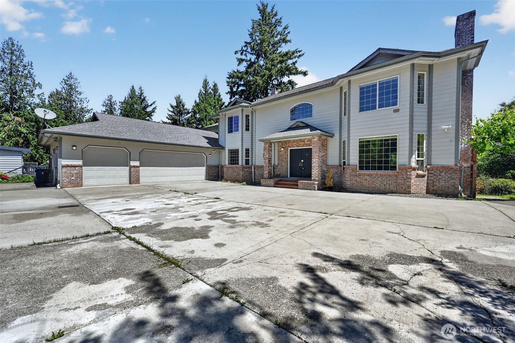 18432 W Lake Desire Drive SE