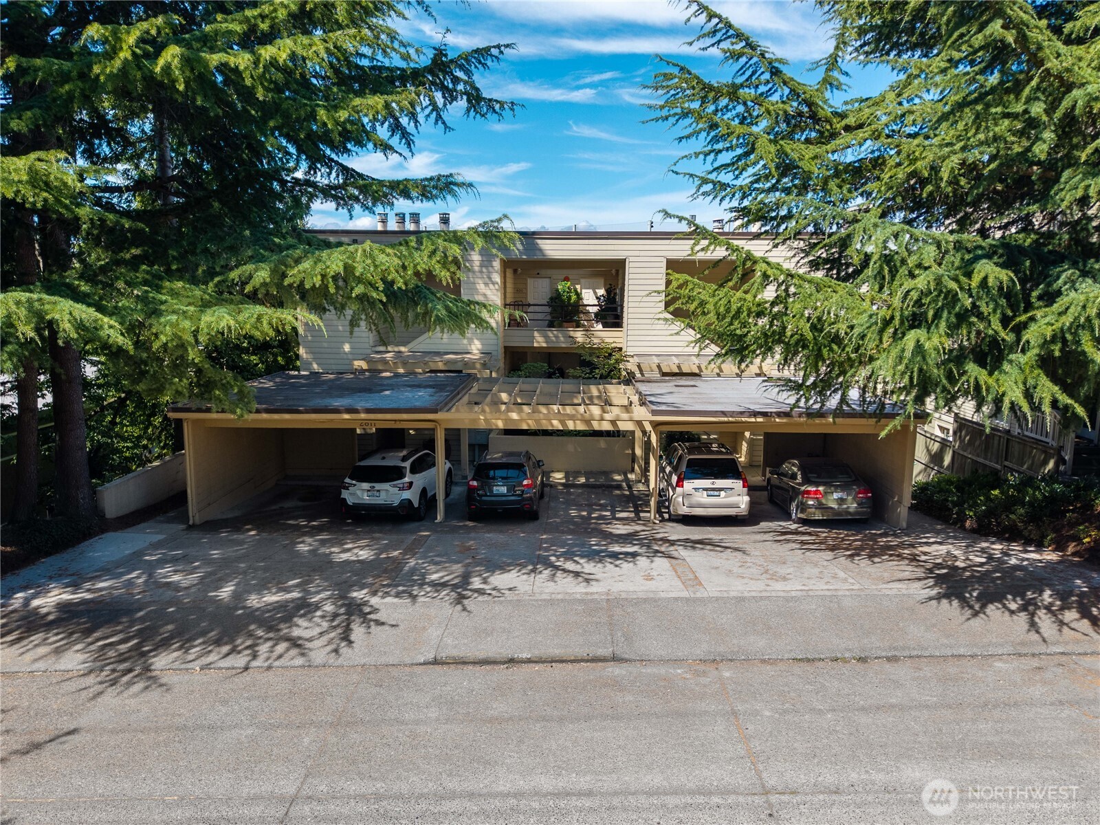 2811 14th Avenue W #100, Seattle, WA 98119, photo 2 of 33