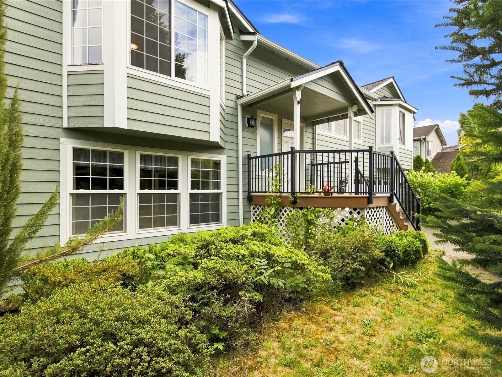 206 Orting Avenue NW