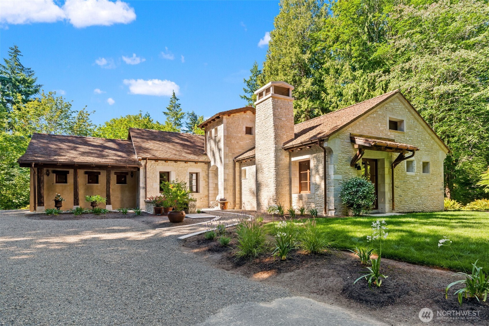 11008 N Deer Drive