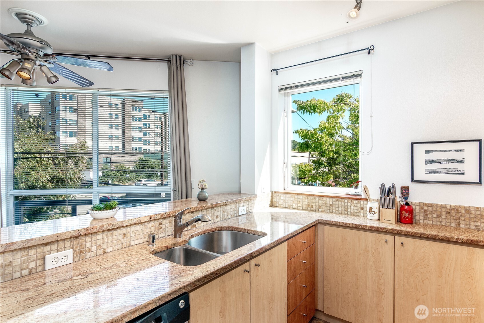 668 S Lane Street #314, Seattle, WA 98104, photo 5 of 29