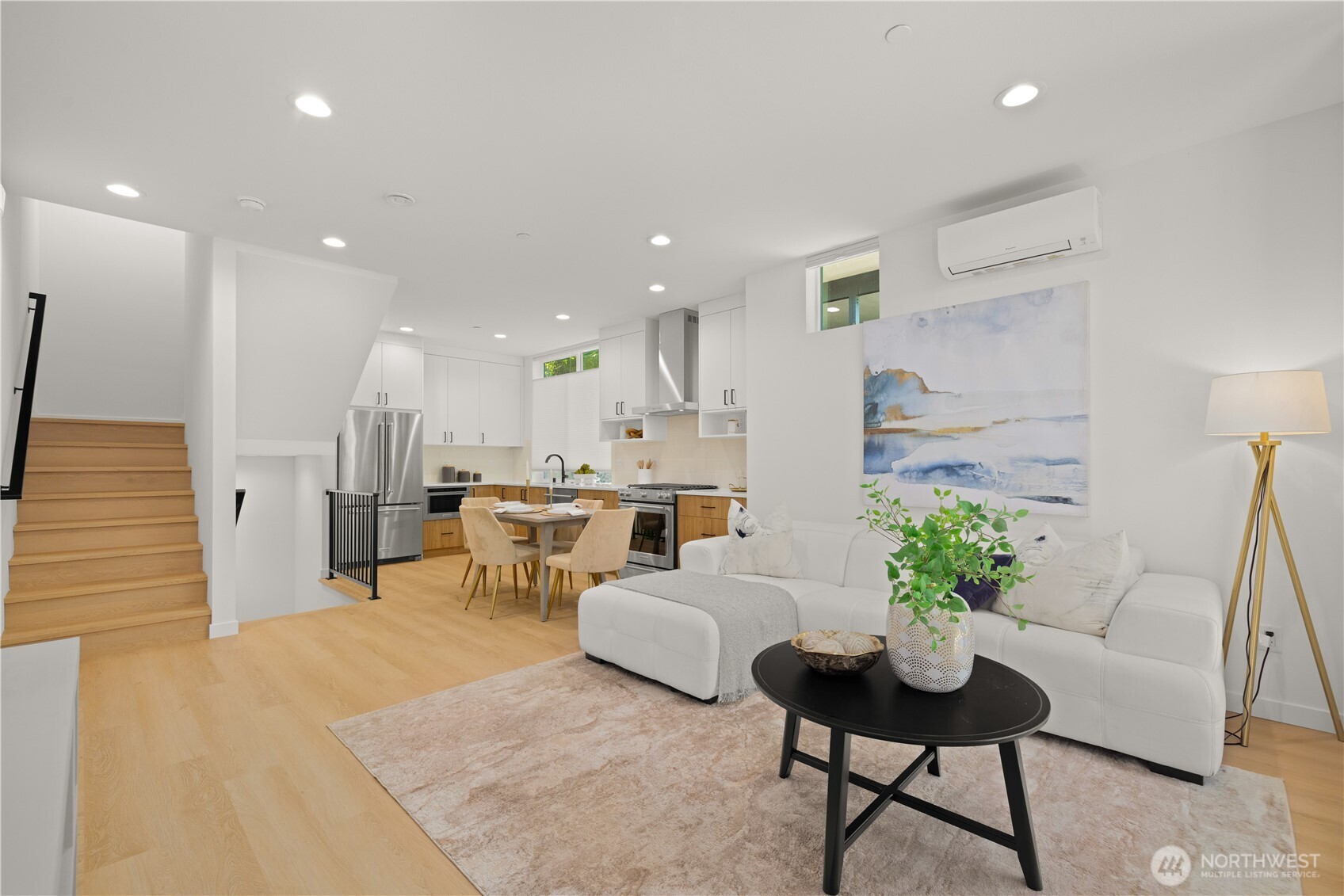 955 N 35th Street, Seattle, WA 98103, photo 5 of 33